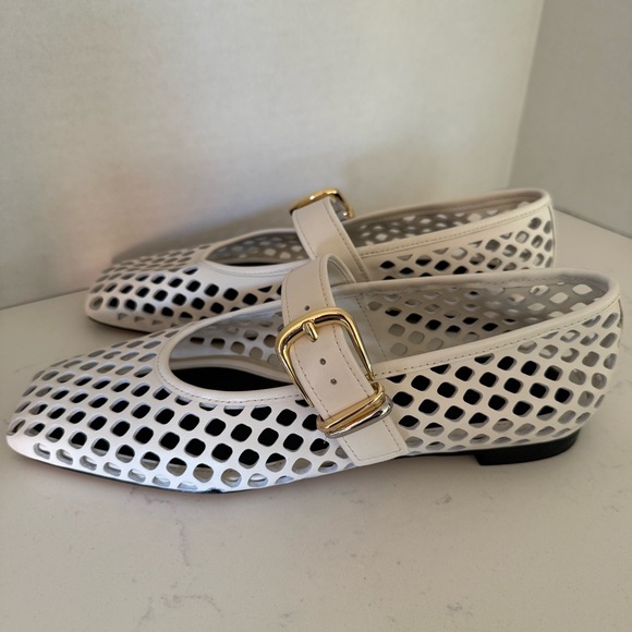 Vince Daniella White Perforated Leather Flats | Size 6 | New Without Box - Picture 2 of 4